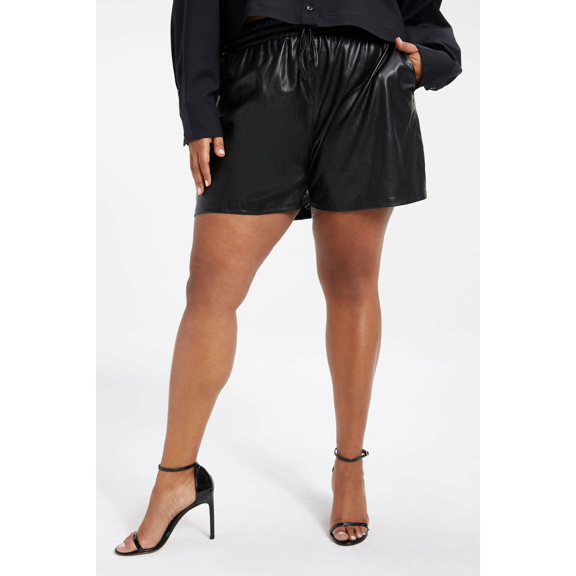 Good American Better Than Leather Short – The Curvy Shop